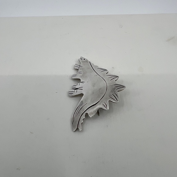 Vintage Sterling Silver Stegosaurus Dinosaur Pin/Brooch - Picture 4 of 9